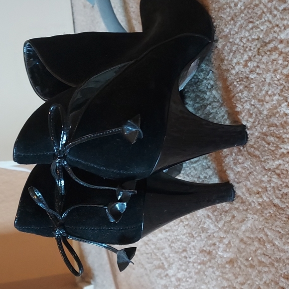 naturalizer zarie block heel bootie